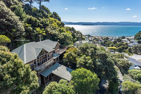 Photo of property in 19 Marama Terrace, Eastbourne, Lower Hutt, 5013