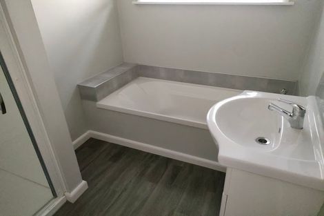 Photo of property in 6-8a Avenue Road, West End, Timaru, 7910