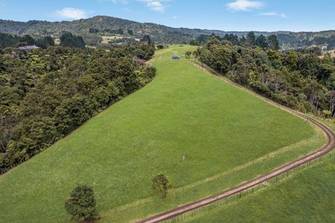 Photo of property in 34 Awhiorangi Promenade, Swanson, Auckland, 0816