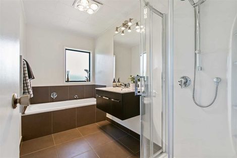 Photo of property in 1 Centorian Drive, Windsor Park, Auckland, 0632