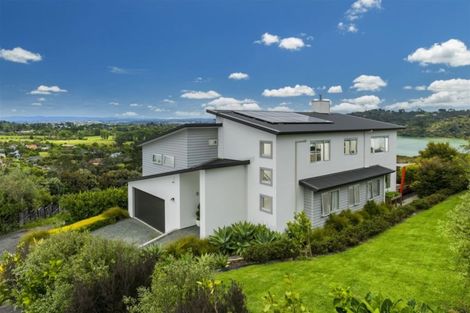 Photo of property in 84 Kittiwake Drive, Schnapper Rock, Auckland, 0632