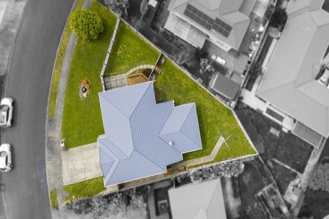 Photo of property in 3 Ormrod Grove, Riverstone Terraces, Upper Hutt, 5018