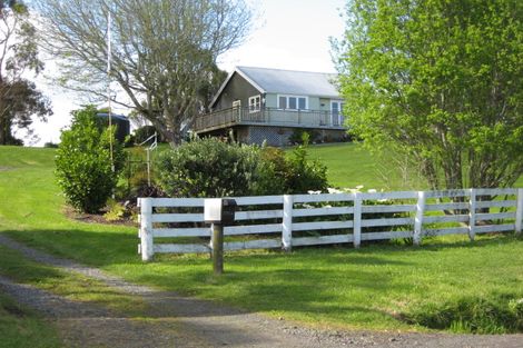 Photo of property in 270 Forest Hill Road, Waiatarua, Auckland, 0612