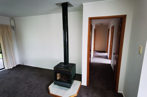 Photo of property in 2/2 Aorangi Place, Birkenhead, Auckland, 0626