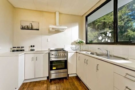 Photo of property in 2/22 Devonshire Road, Unsworth Heights, Auckland, 0632