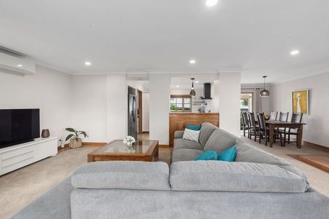 Photo of property in 105 Browns Bay Road, Browns Bay, Auckland, 0630