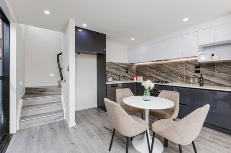 Photo of property in 16b Smedley Street, Manurewa, Auckland, 2102