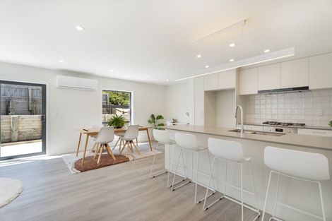 Photo of property in 41 Farnworth Terrace, Glenside, Wellington, 6037