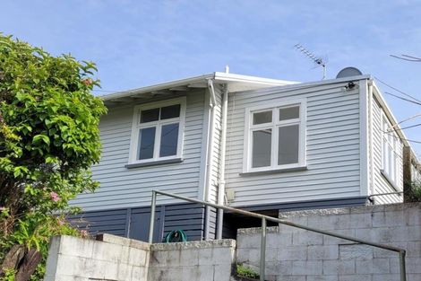 Photo of property in 33 Cutfield Road, New Plymouth, 4310