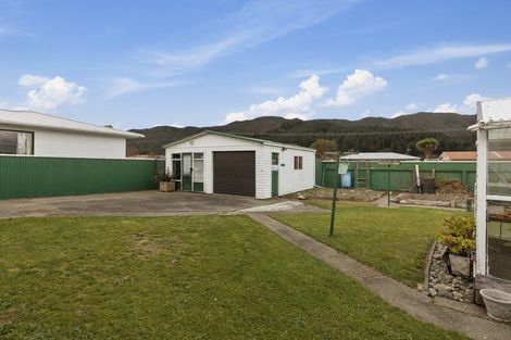 Photo of property in 10 Halifax Street, Wainuiomata, Lower Hutt, 5014