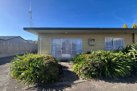 Photo of property in 6 Tiraumea Street, Palmerston North, 4410