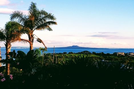 Photo of property in 76 Wade River Road, Stanmore Bay, Whangaparaoa, 0932