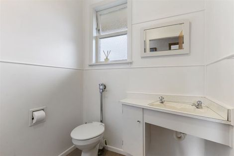 Photo of property in 25 Chatsworth Crescent, Pakuranga Heights, Auckland, 2010