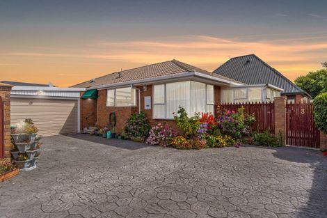 Photo of property in 3/35 Avonhead Road, Avonhead, Christchurch, 8042