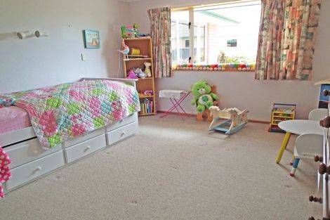 Photo of property in 14 Hannah Place, Holmes Hill, Oamaru, 9401