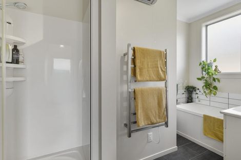 Photo of property in 25 Pioneer Crescent, Helensburgh, Dunedin, 9010