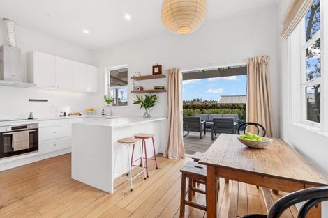 Photo of property in 236 Birkdale Road, Birkdale, Auckland, 0626