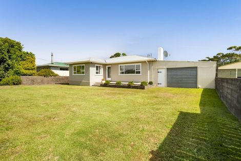 Photo of property in 382 South Road, Omata, New Plymouth, 4374