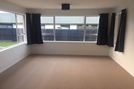 Photo of property in 32 Dunbarton Street, Redwood, Christchurch, 8051