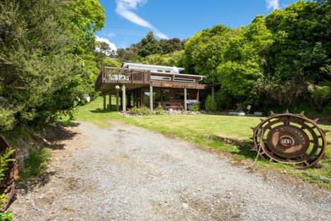 Photo of property in 742 Queen Charlotte Drive, Havelock, Picton, 7281