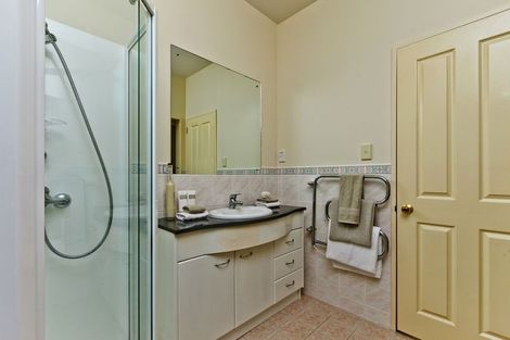 Photo of property in 28 Lorikeet Place, Unsworth Heights, Auckland, 0632