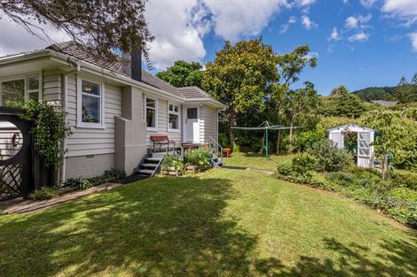 Photo of property in 22 Raroa Terrace, Tawa, Wellington, 5028