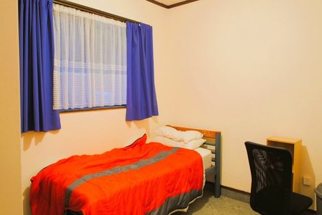 Photo of property in 32 Cecil Place, Cloverlea, Palmerston North, 4412