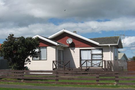 Photo of property in 64 Titoki Street, Castlecliff, Whanganui, 4501