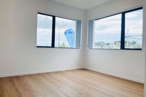 Photo of property in 40a Spencer Road, Pinehill, Auckland, 0632