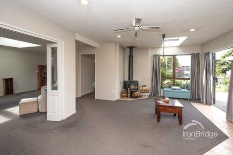 Photo of property in 6 Grove Place, Rangiora, 7400