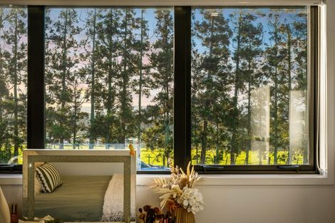 Photo of property in 3/111 Hobsonville Road, West Harbour, Auckland, 0618