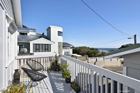 Photo of property in 2 Linwood Way, Island Bay, Wellington, 6023