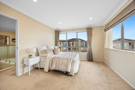 Photo of property in 1 Creggan Crescent, Flat Bush, Auckland, 2019