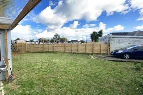 Photo of property in 47 Flat Bush Road, Clover Park, Auckland, 2023