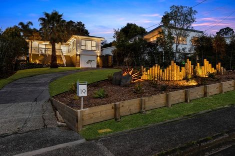 Photo of property in 19 Highland Avenue, Titirangi, Auckland, 0604
