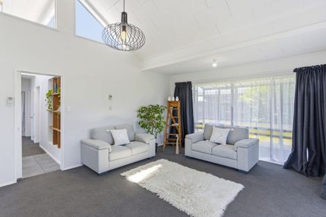 Photo of property in 2 Cypress Grove, Paraparaumu, 5032