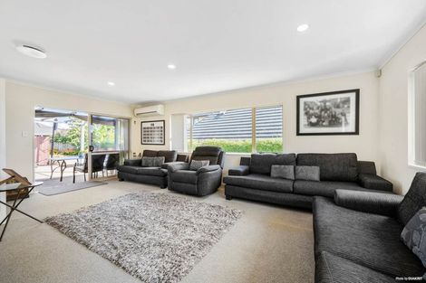 Photo of property in 31 Maghera Drive, East Tamaki Heights, Auckland, 2016