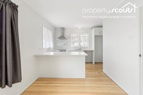 Photo of property in 16 Serjeant Street, Henderson, Auckland, 0612