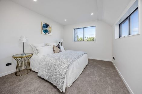 Photo of property in 6/24 Tupaki Place, Pakuranga Heights, Auckland, 2010