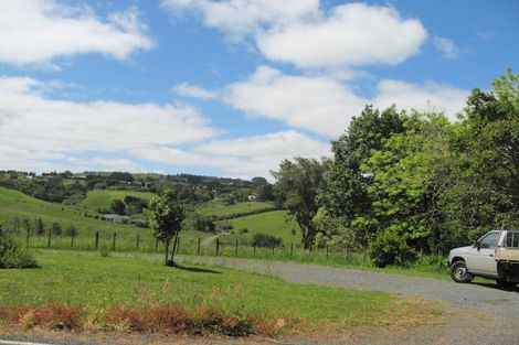 Photo of property in 418 Paparata Road, Bombay, 2675