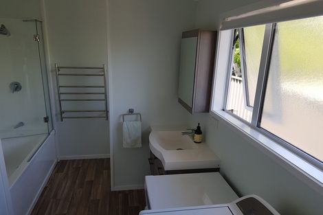 Photo of property in 2 Taihiki Road, Clarks Beach, 2122