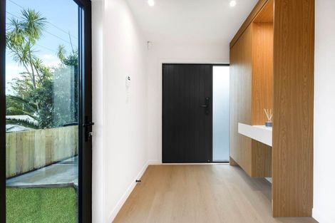 Photo of property in 69b Chivalry Road, Glenfield, Auckland, 0629