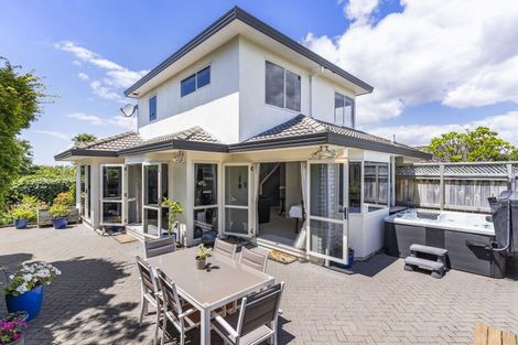 Photo of property in 2/27 Sorrel Crescent, Bucklands Beach, Auckland, 2012