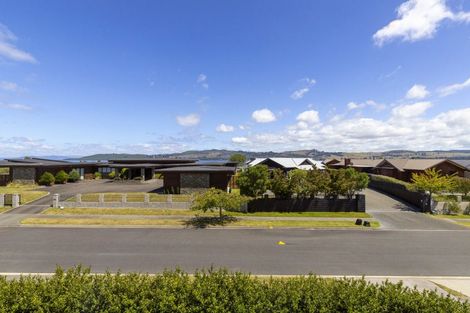 Photo of property in 14 Pukenamu Road, Rainbow Point, Taupo, 3330