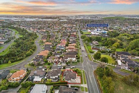 Photo of property in 2 Baverton Drive, Flat Bush, Auckland, 2016