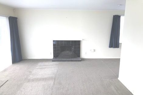 Photo of property in 18 Barrys Road, Glendene, Auckland, 0602