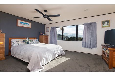 Photo of property in 120 Colombo Road, Waiuku, 2123