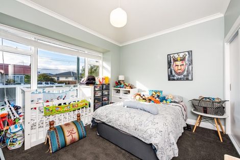 Photo of property in 204 Coutts Street, Rongotai, Wellington, 6022