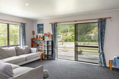 Photo of property in 16 Mclaughlin Drive, Tinui, Masterton, 5889