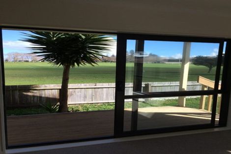 Photo of property in 33 Eddowes Street, Manurewa, Auckland, 2102